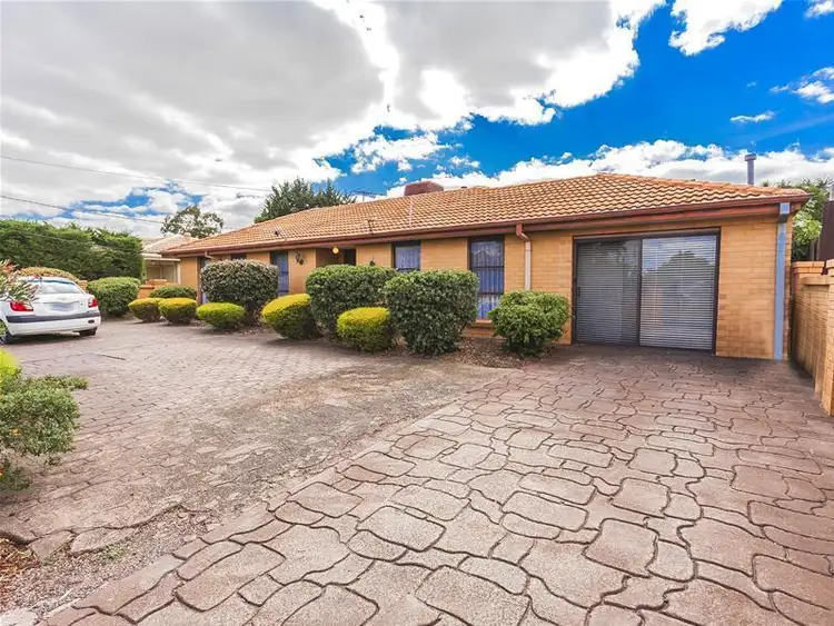 8 Coram Court, Meadow Heights VIC 3048