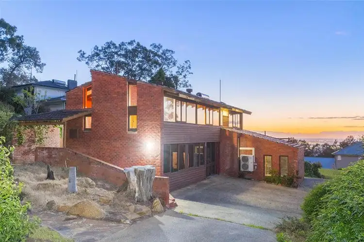 11 Currawong Drive, Gooseberry Hill WA 6076