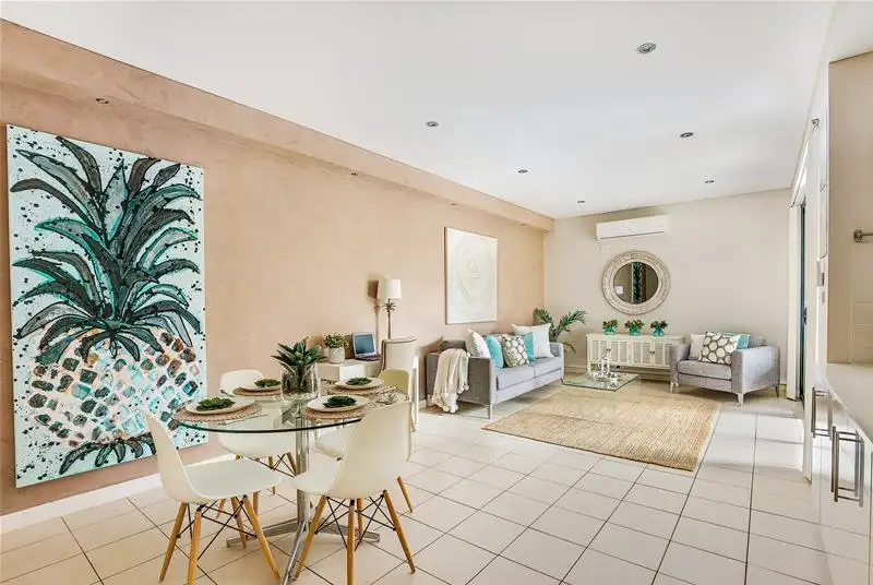 Main view of Homely unit listing, 2/10-12 Oaks Avenue, Dee Why NSW 2099