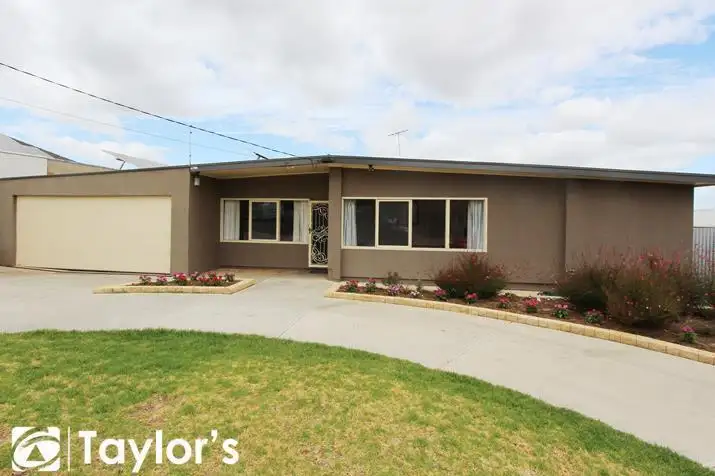 15 Graham Avenue, Para Hills SA 5096