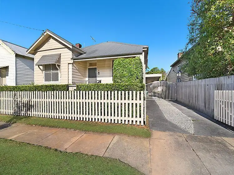 9 Henson Avenue, Mayfield East NSW 2304