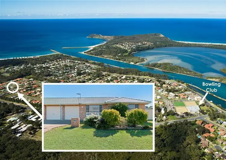 Main view of Homely villa listing, 1/1 Glen Close, North Haven NSW 2443