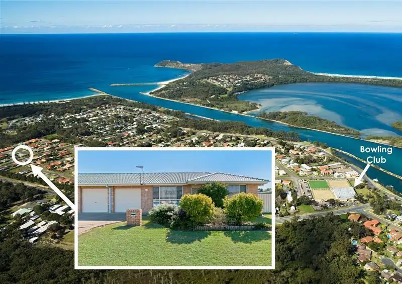 Main view of Homely villa listing, 1/1 Glen Close, North Haven NSW 2443