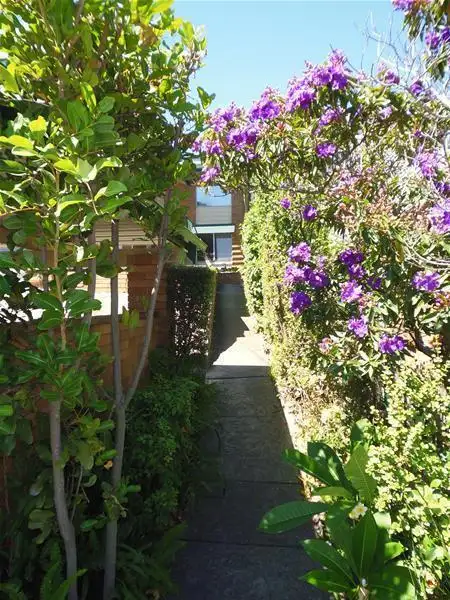 Fifth view of Homely unit listing, 4/18 Hillview Crescent, Newcastle NSW 2300