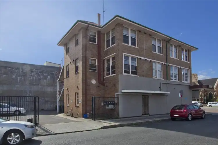 2/79 Tudor Street, Hamilton NSW 2303