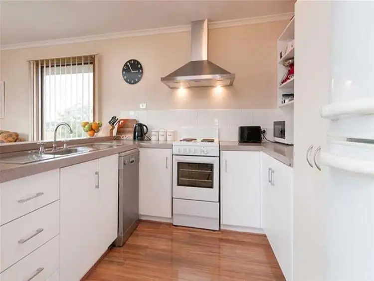 Second view of Homely house listing, 8 Adams Court, Sunbury VIC 3429