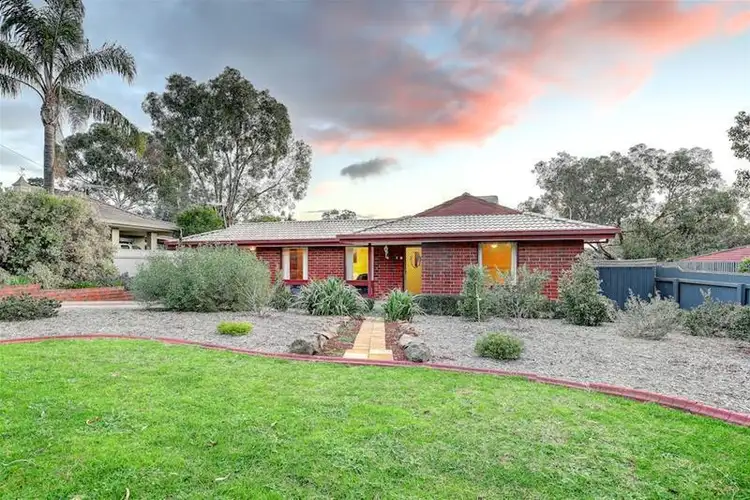 16 Pine Drive, Aberfoyle Park SA 5159