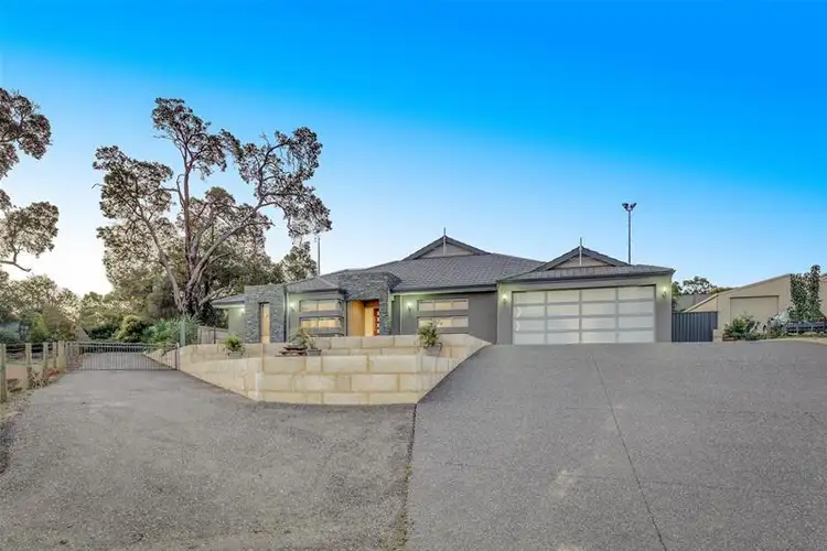 33 Belvedere Rise, Roleystone WA 6111