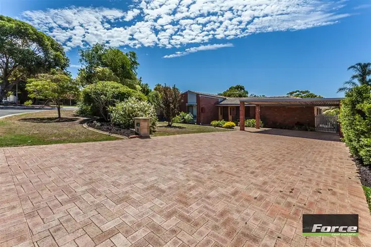 8 Peckham Crescent, Kingsley WA 6026