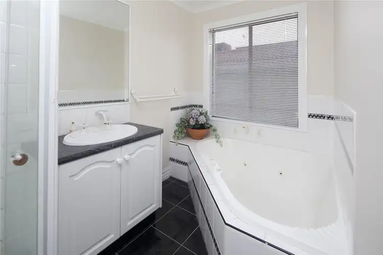 Fourth view of Homely house listing, 3 Samaher Court, Endeavour Hills VIC 3802