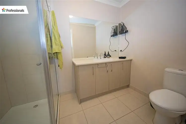 Sixth view of Homely house listing, 2 Cherry Close, Melton West VIC 3337