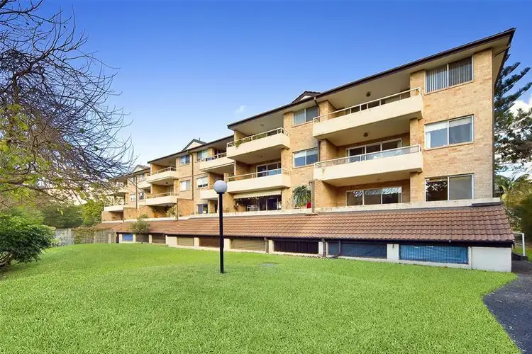 Main view of Homely unit listing, 10/88 Oaks Avenue, Dee Why NSW 2099