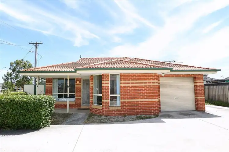 2/72 Kings Road, St Albans VIC 3021