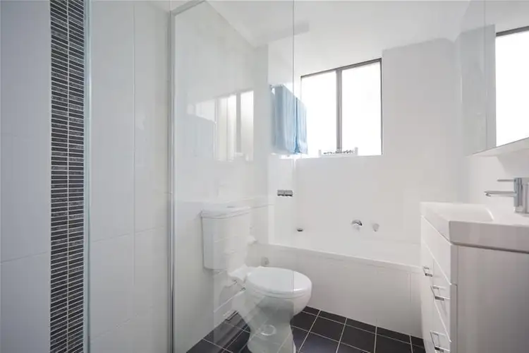 Fourth view of Homely unit listing, 17/46-50 The Crescent, Dee Why NSW 2099