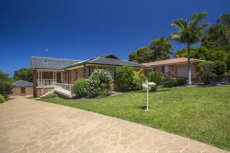 11 Wills Crescent, Denhams Beach NSW 2536