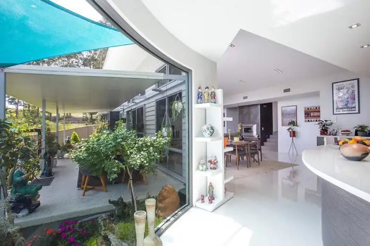 8 Hunter Place, Sunshine Bay NSW 2536