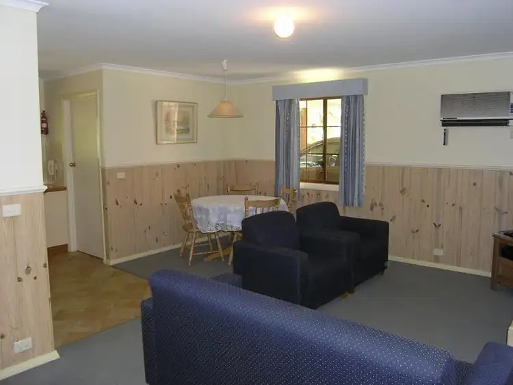 Second view of Homely unit listing, 4/1-5 Racecourse Road, Bright VIC 3741