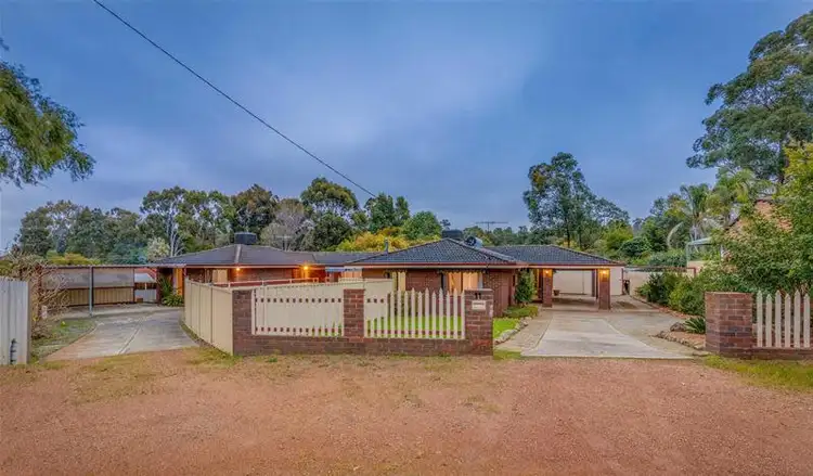 11 Eatts Road, Roleystone WA 6111