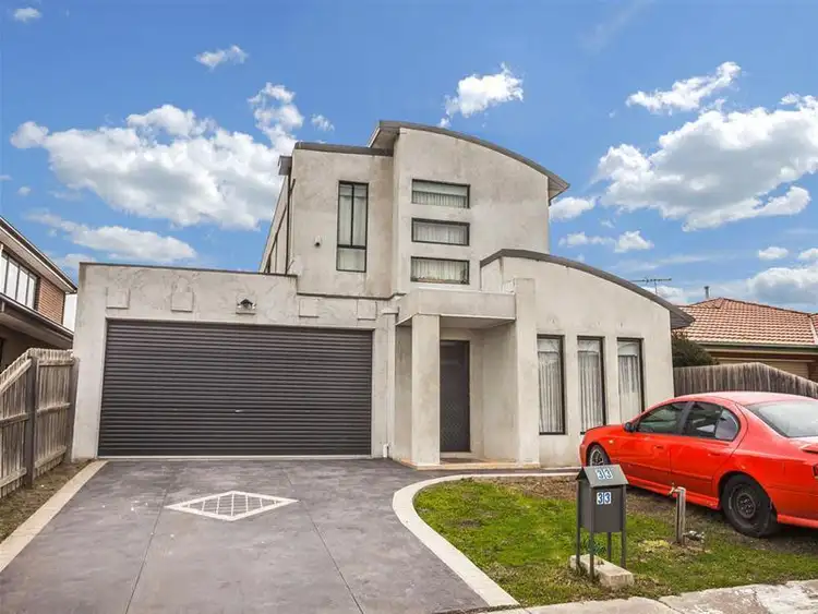 33 hayfield Road, Roxburgh Park VIC 3064