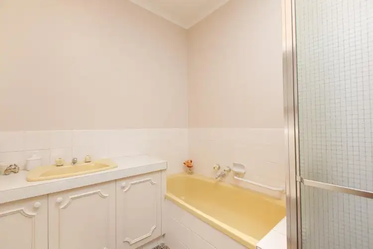 Seventh view of Homely house listing, 2 Bottlebrush Court, Mildura VIC 3500