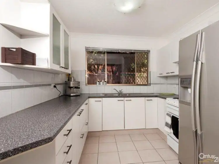2/4 Angie Court, Mermaid Waters QLD 4218
