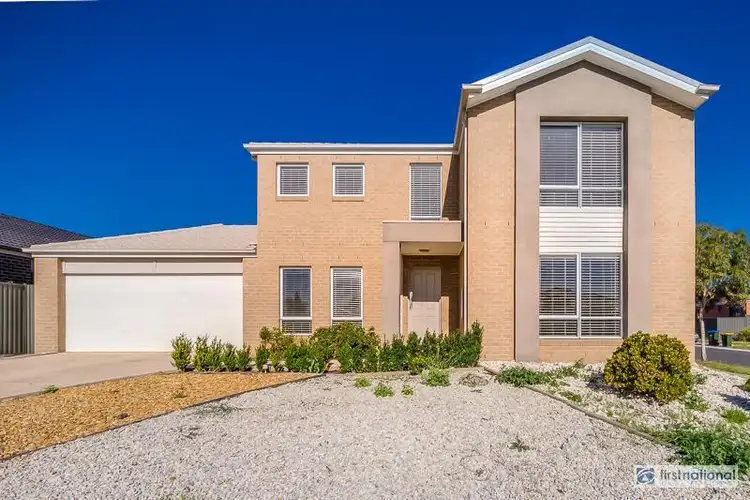 28 Clearwater Rise Parade, Truganina VIC 3029
