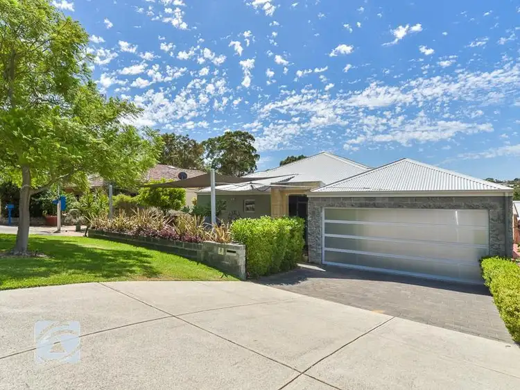 8 Yeovil Crescent, Bicton WA 6157