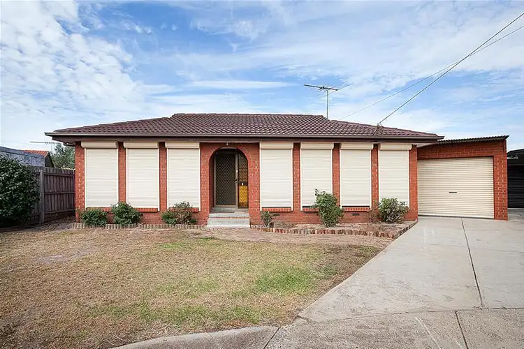 2 Lara, Deer Park VIC 3023
