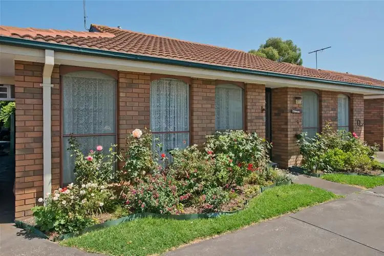 2/16 Simpson Street, Bacchus Marsh VIC 3340