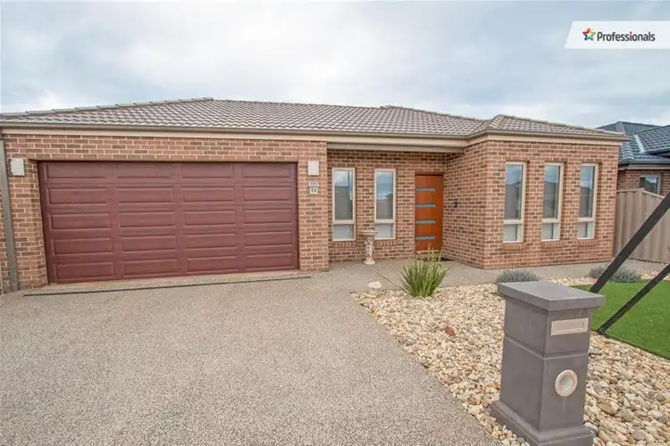 20 Lawrence Avenue, Melton West VIC 3337