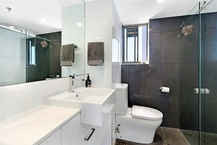 Sixth view of Homely apartment listing, MAIN BEACH TOWER 20 Cronin Avenue, Main Beach QLD 4217