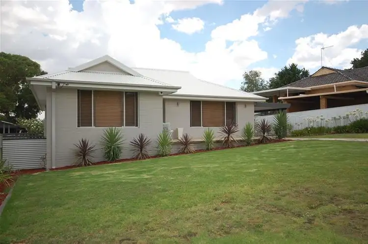 72 Stanley Street, Kooringal NSW 2650