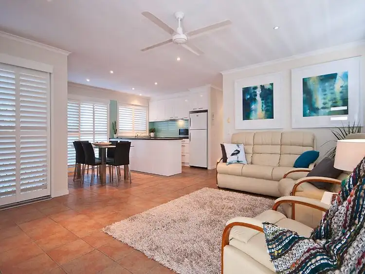 'PEAK LODGE' 10 Peak Avenue, Main Beach QLD 4217