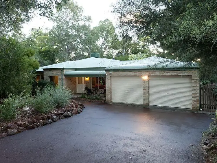 152 Peet Road, Roleystone WA 6111