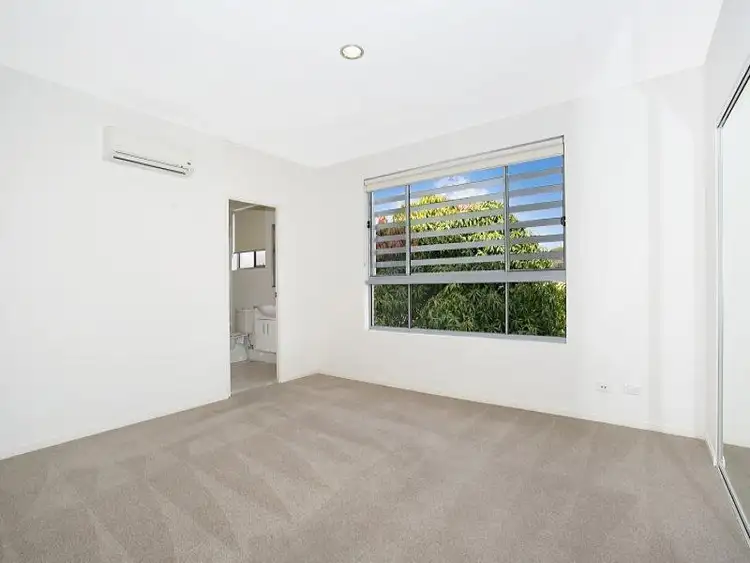 Sixth view of Homely apartment listing, 6/8-10 Victor Avenue, Paradise Point QLD 4216