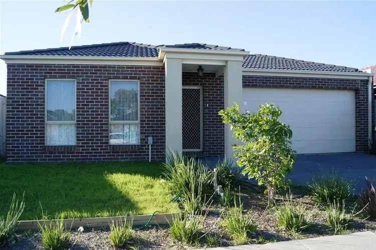 1 Tarragon Court, Lynbrook VIC 3975