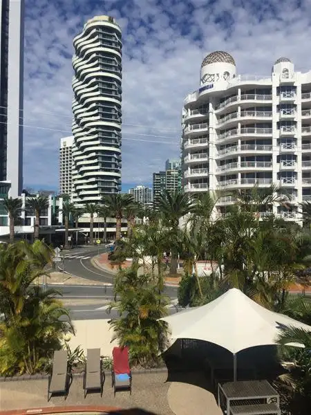 33/112 Surf Parade, Broadbeach QLD 4218