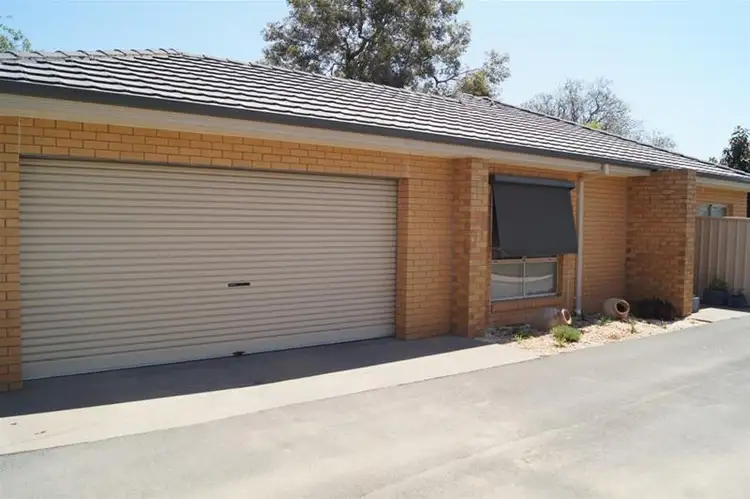 Main view of Homely unit listing, 2/81 Saxton Street, Numurkah VIC 3636