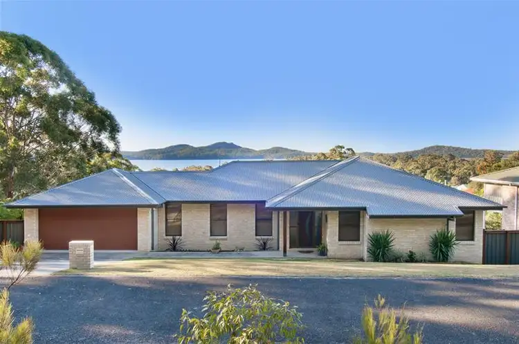 16 Black Swan Terrace, Laurieton NSW 2443