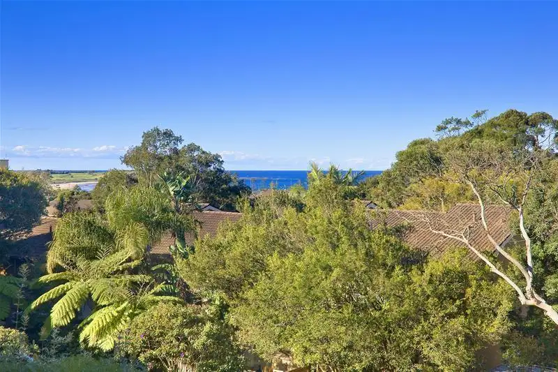 Main view of Homely unit listing, 10/24 The Crescent, Dee Why NSW 2099