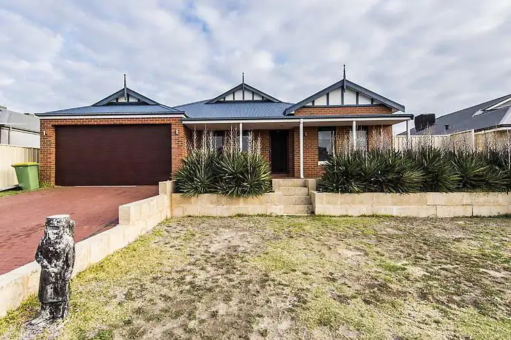 4 Hamlet Pass, Pinjarra WA 6208
