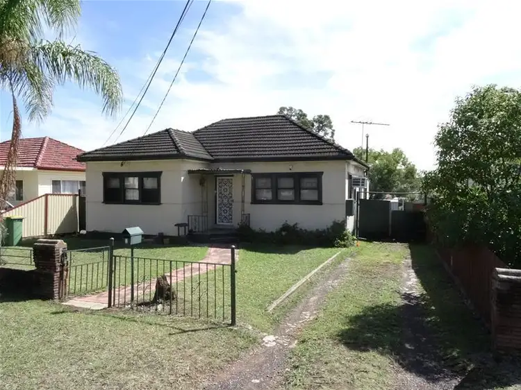 4 Richardson Street, Fairfield NSW 2165