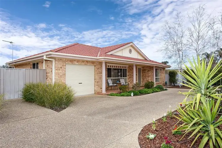 4/9 Inglis Street, Lake Albert NSW 2650