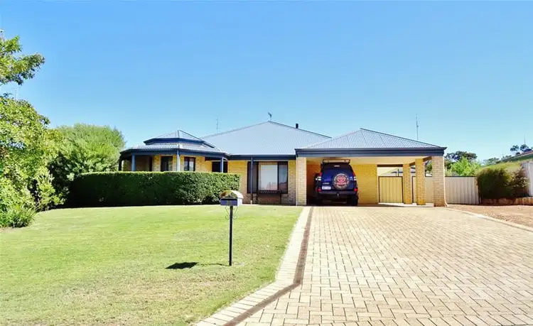 10 Walmsley Street, Waroona WA 6215