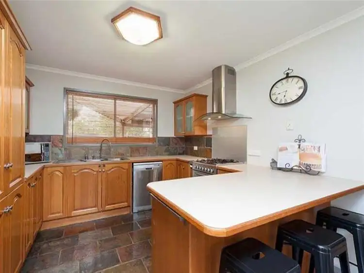 Fifth view of Homely house listing, 9 Ramsay Crt, Sunbury VIC 3429