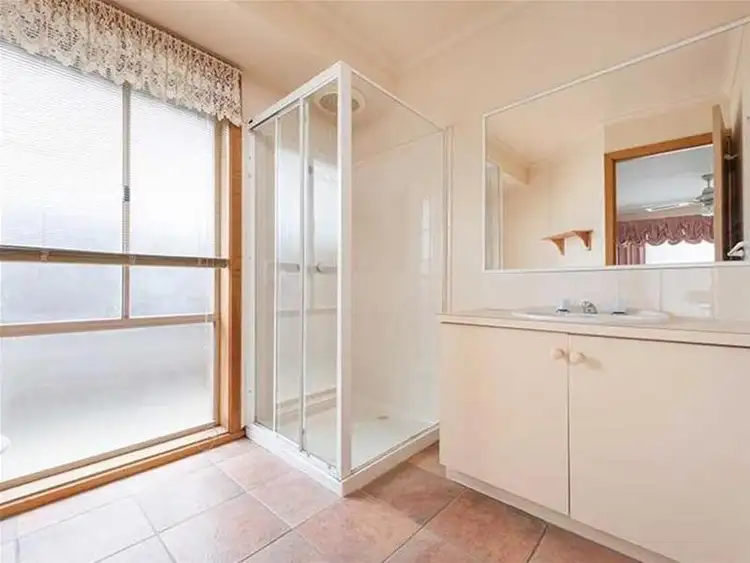 Sixth view of Homely house listing, 8 Solomon Court, Sunbury VIC 3429