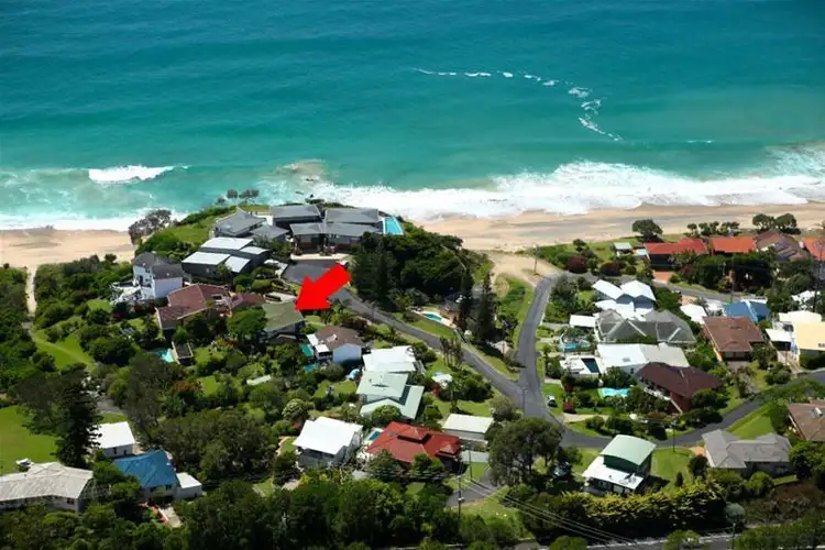 35 Sapphire Crescent, Sapphire Beach NSW 2450