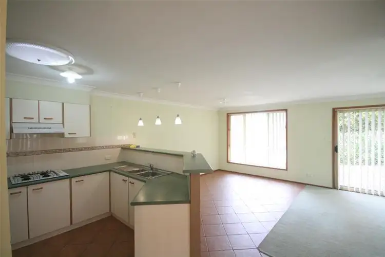 2/51 Waples Road, Unanderra NSW 2526