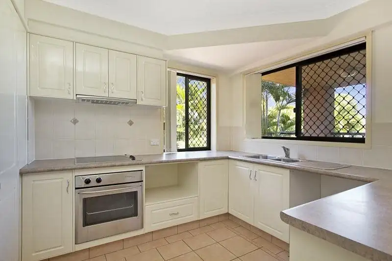 Main view of Homely unit listing, 2/5 Tarni Avenue, Palm Beach QLD 4221