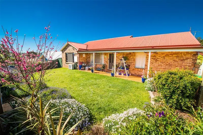 Main view of Homely apartment listing, 2/52 Hoepper Street, Kearneys Spring QLD 4350